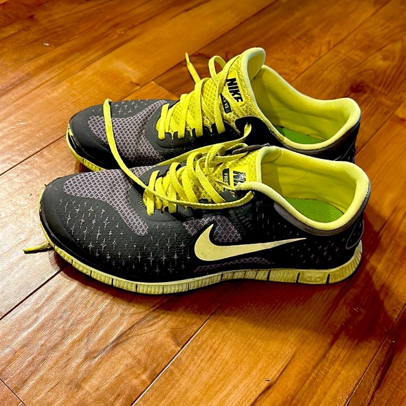 Nike lightweight sneakers - Picture 2 of 6